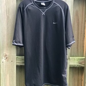 NIKE  sphere dry shirt